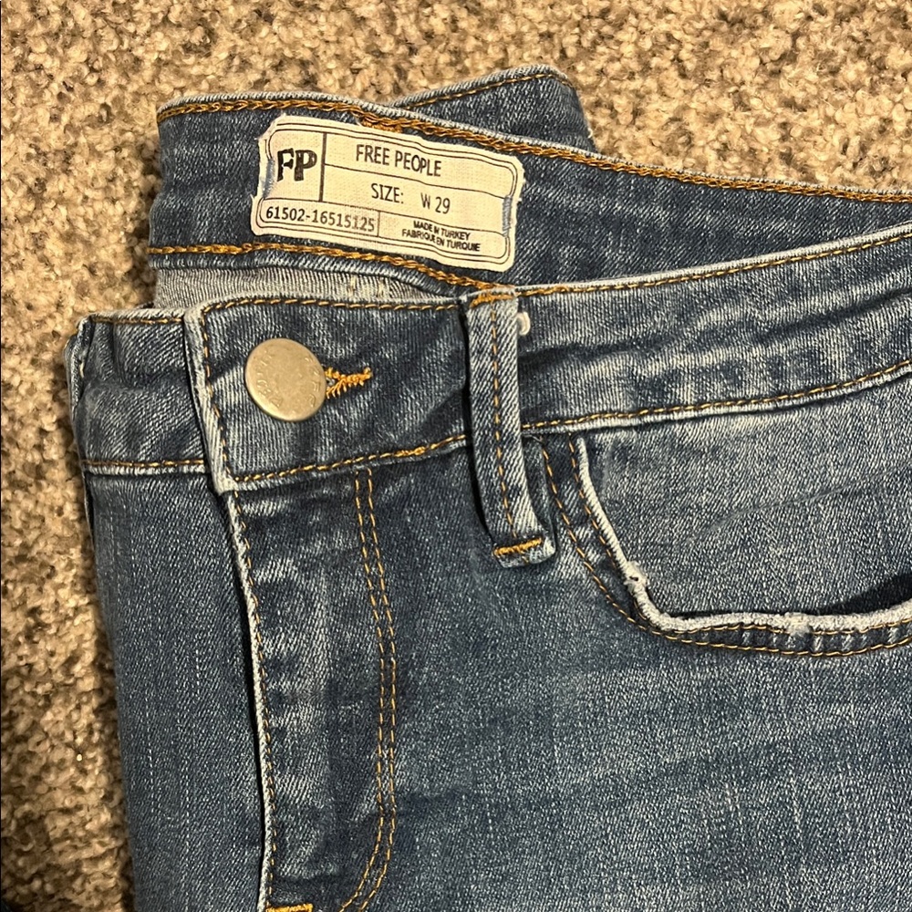 Free People Denim Jeans (size: W 29)